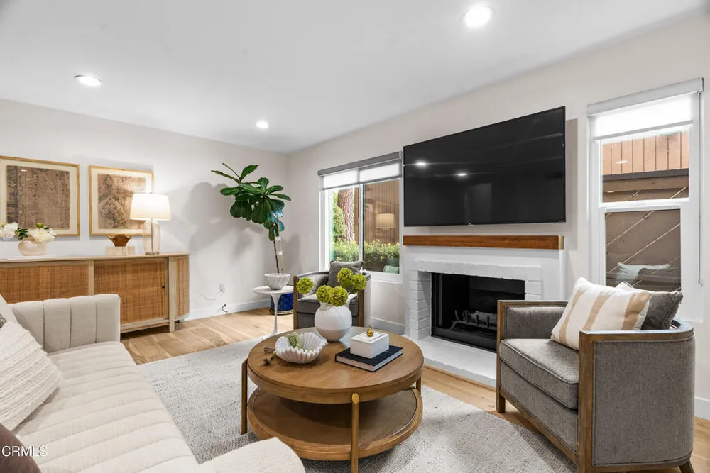 100 Hurlbut St, Pasadena, CA 91105