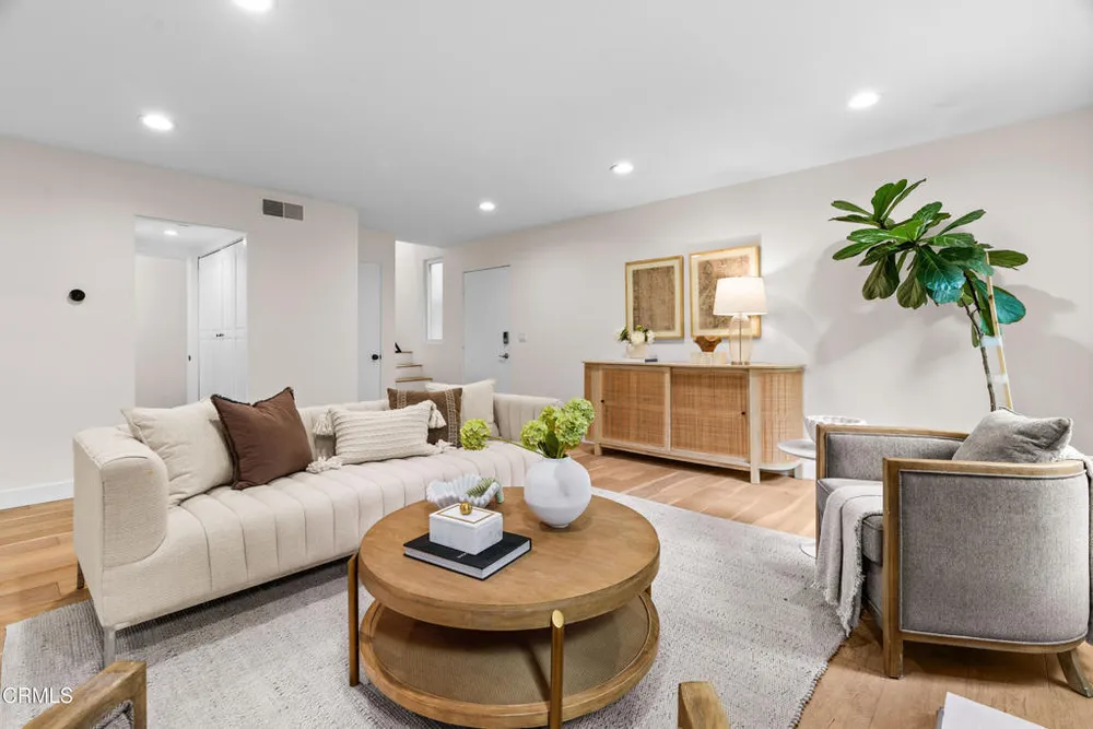 100 Hurlbut St, Pasadena, CA 91105