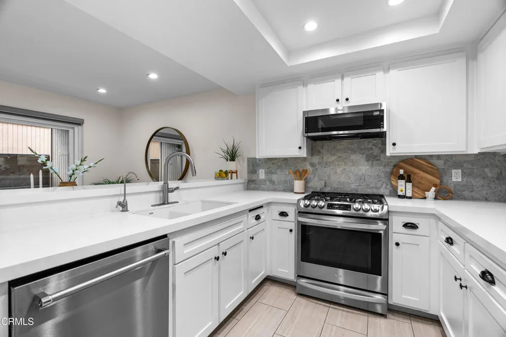 100 Hurlbut St, Pasadena, CA 91105