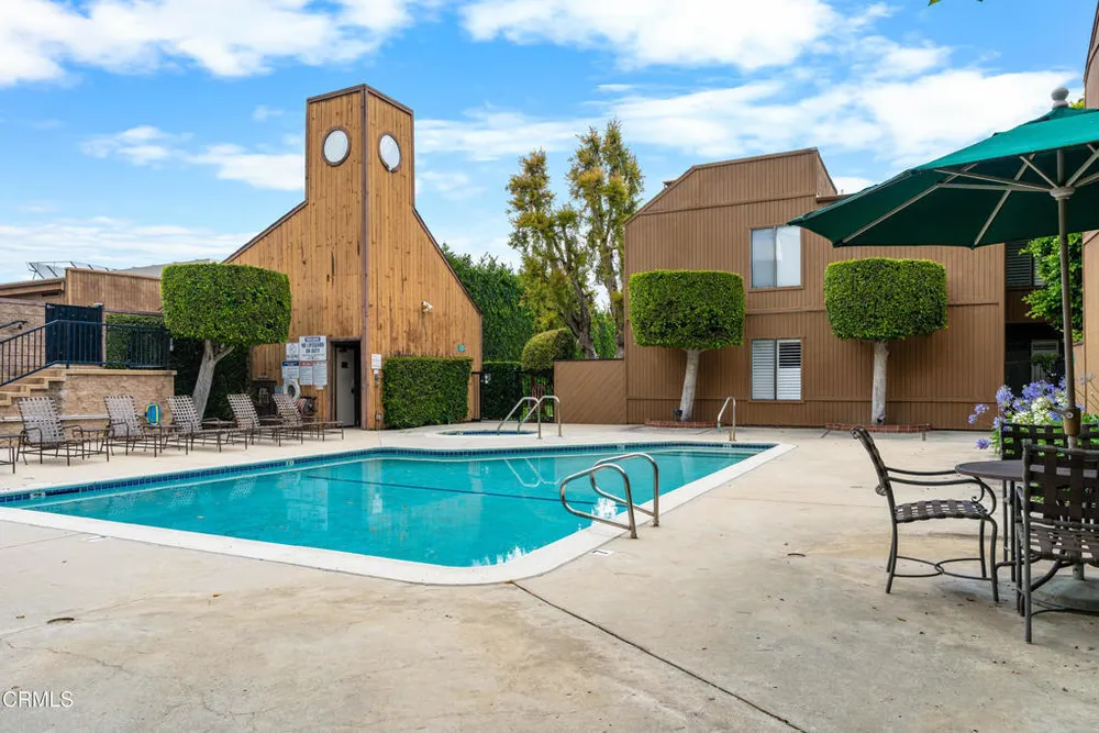 100 Hurlbut St, Pasadena, CA 91105