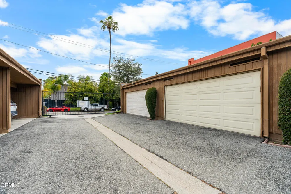 100 Hurlbut St, Pasadena, CA 91105
