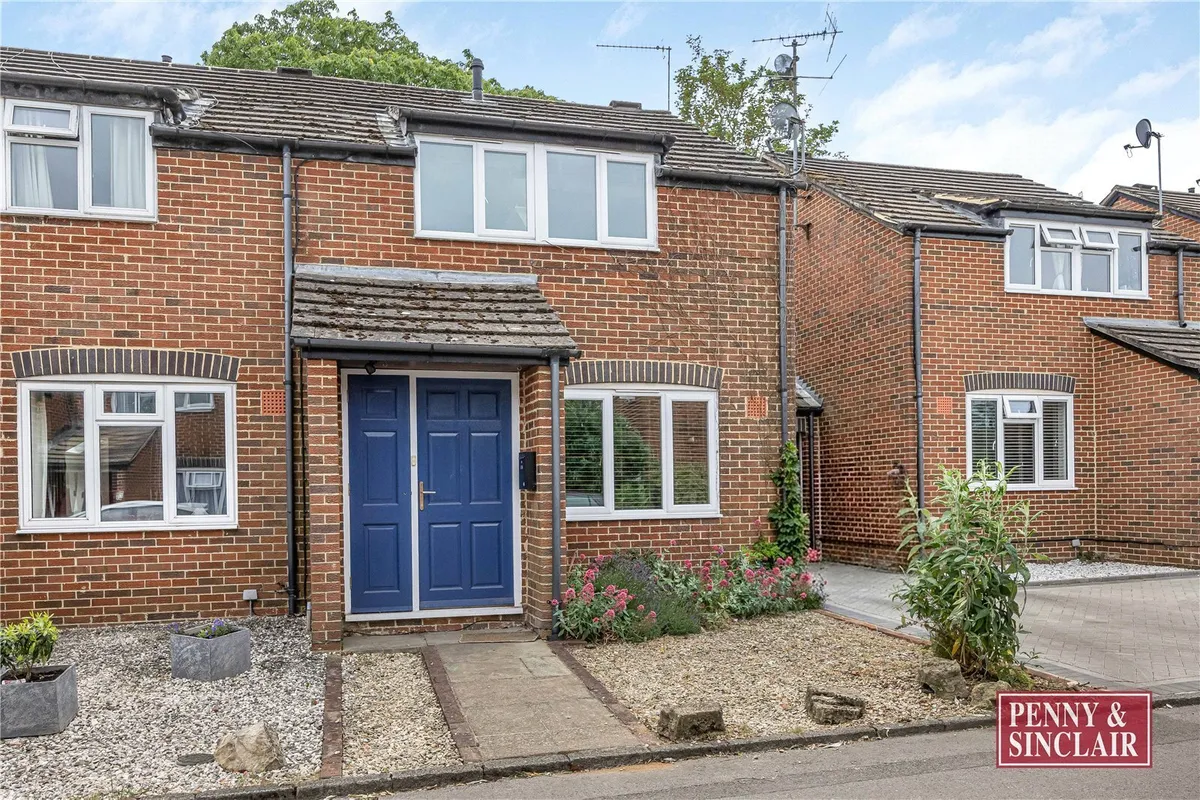King James Way, Henley-on-Thames, Oxfordshire, RG9