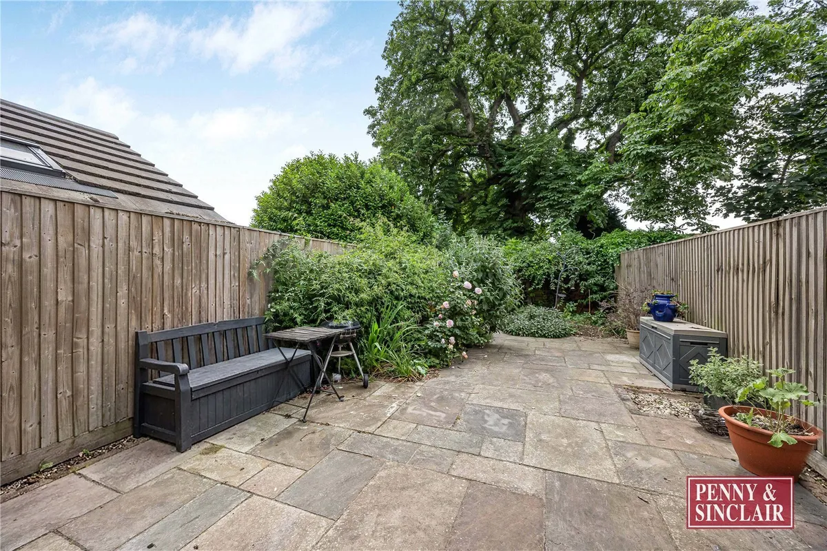 King James Way, Henley-on-Thames, Oxfordshire, RG9