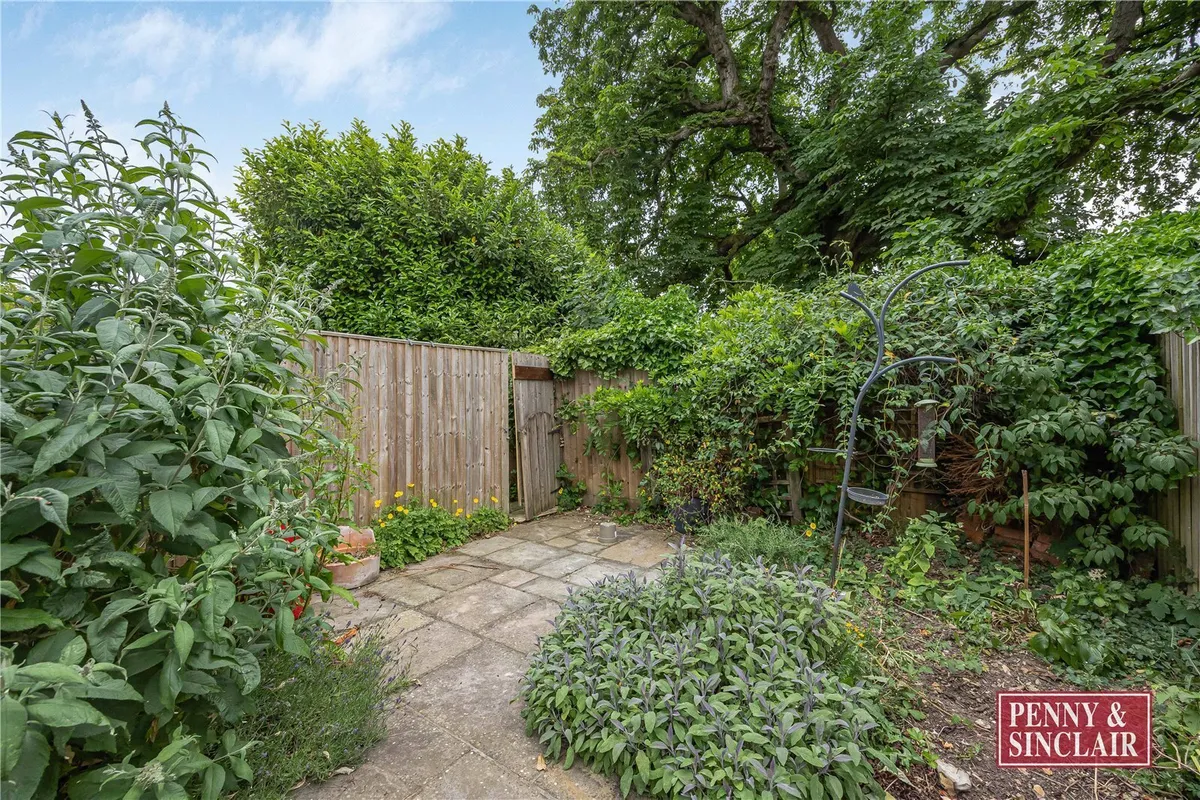 King James Way, Henley-on-Thames, Oxfordshire, RG9