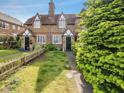 Hill Farm Road, Taplow, Maidenheadphoto