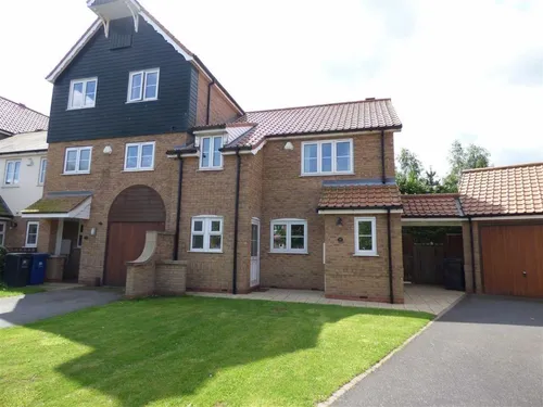 Park Lane, Burton Waters, LINCOLNphoto