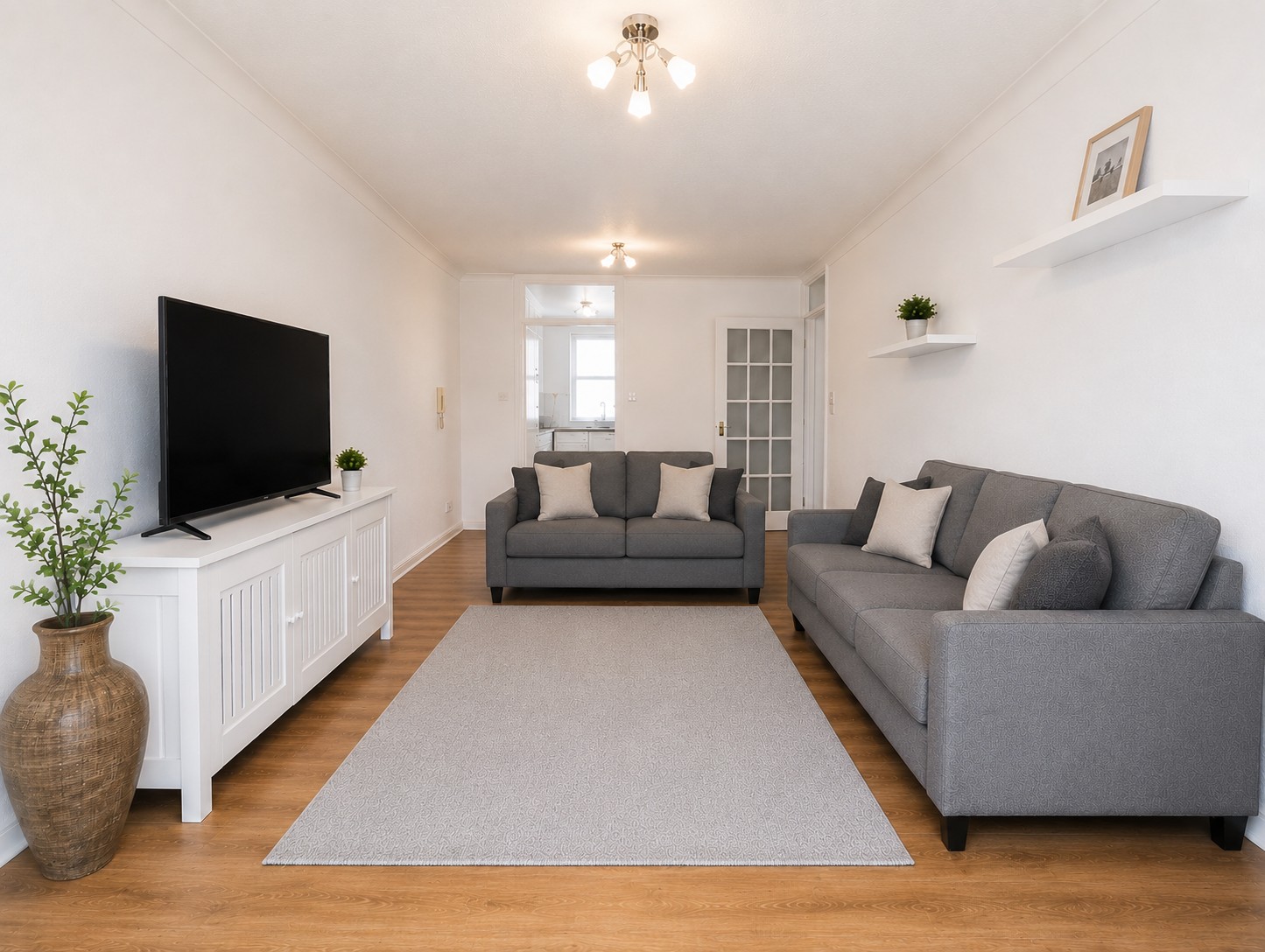 Beautiful 2-Bedroom Home with Swimming Pool & Gardens  Ideal for Families Image 1