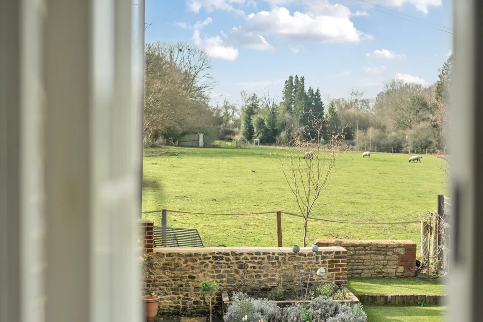 Burgh Hill, Bramshott, GU30 photo 3
