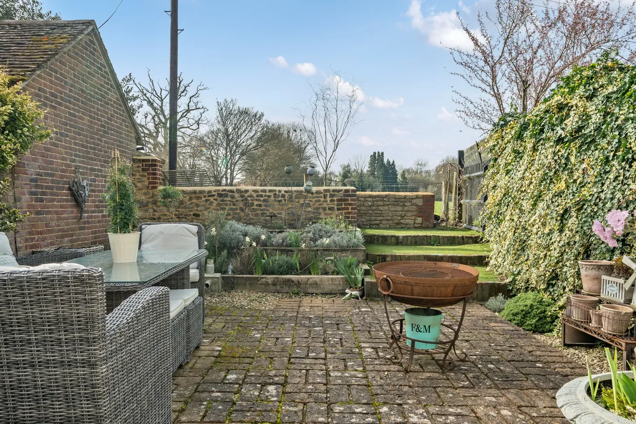 Burgh Hill, Bramshott, GU30 photo 8