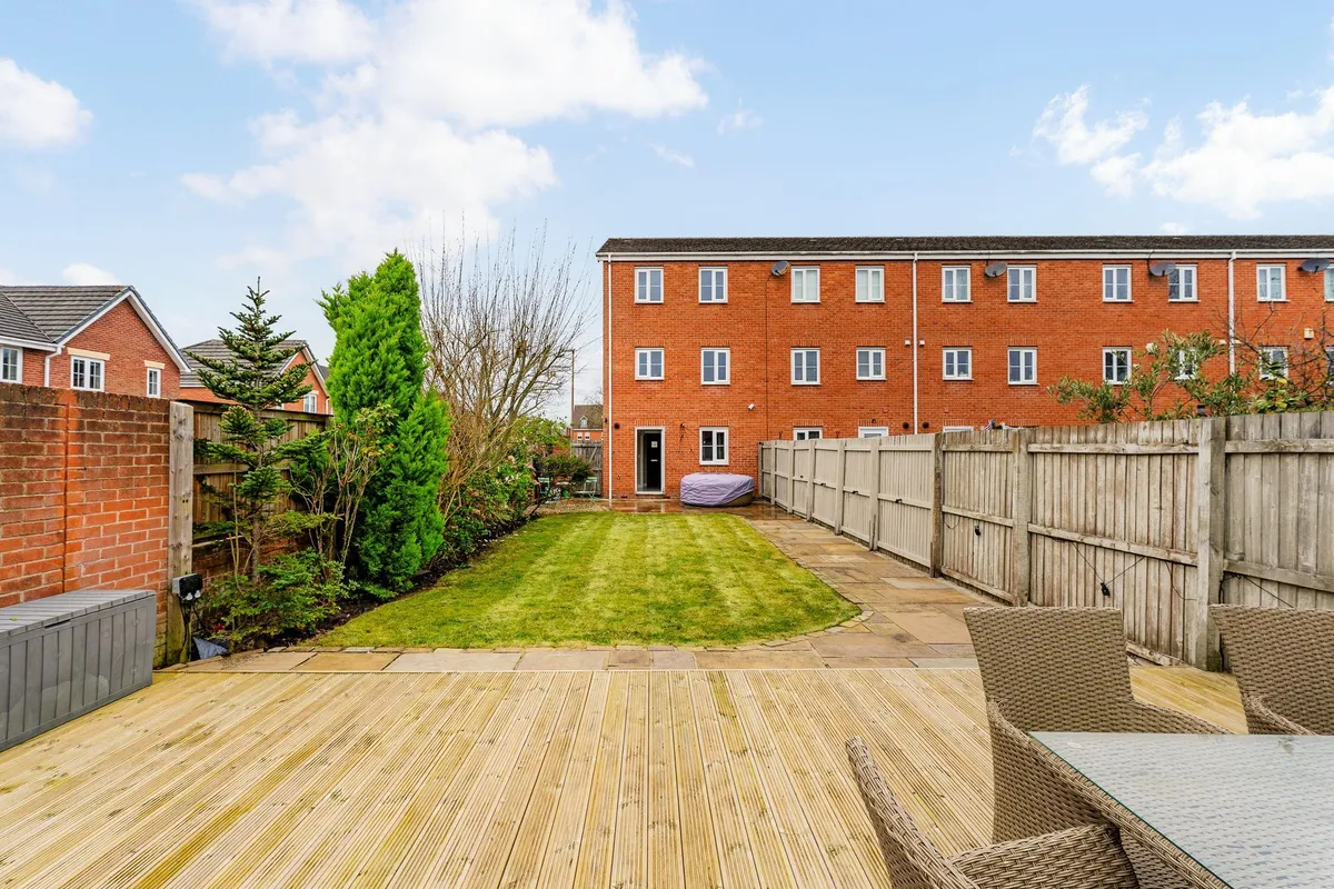 Runfield Close, Leigh, WN7