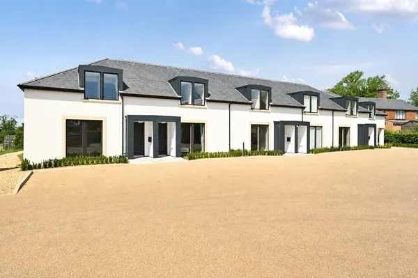 The Courtyard, Ardingly Road, RH16 photo 1