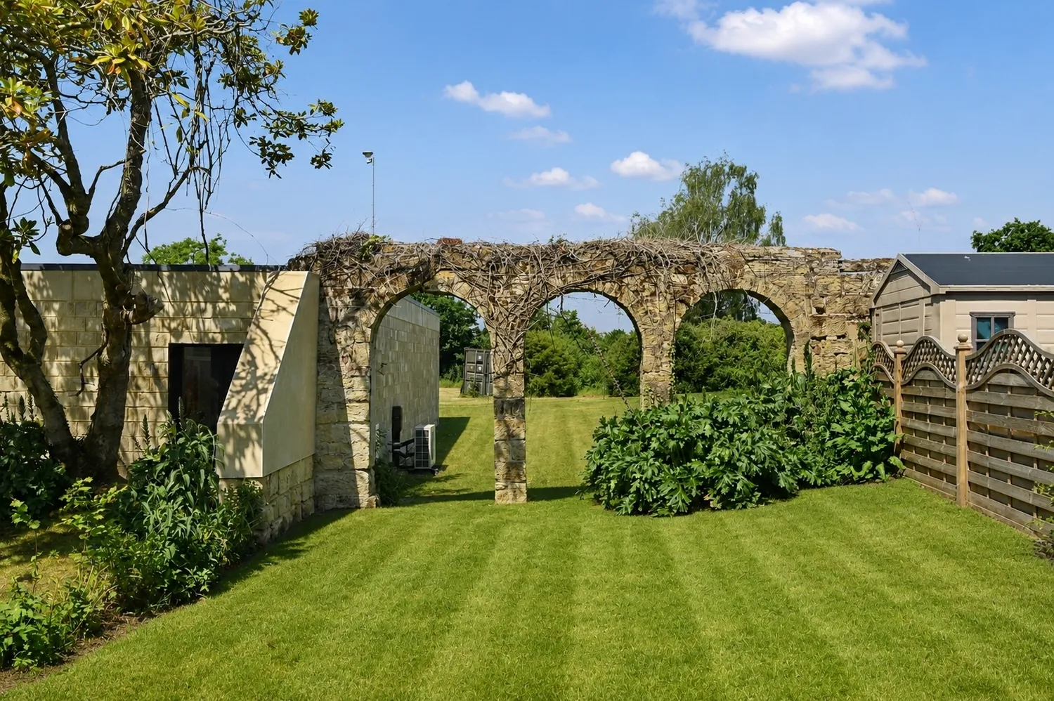 The Courtyard, Ardingly Road, RH16 photo 7