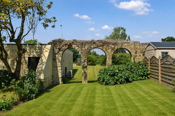 The Courtyard, Ardingly Road, RH16 photo 7