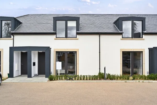 The Courtyard, Ardingly Road, RH16 photo 1