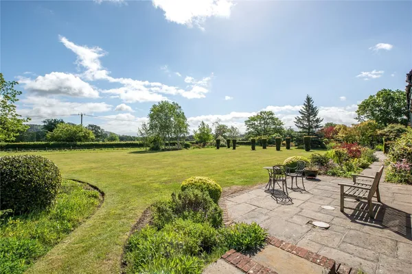 Rectory Lane, Buckland, RH3 photo 25