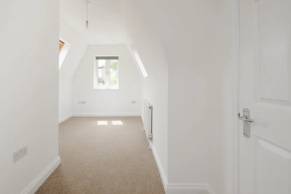 Hampden Road, London, N10 photo 12
