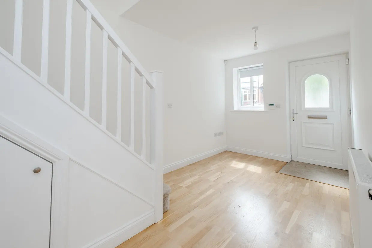 Hampden Road, London, N10 photo 21