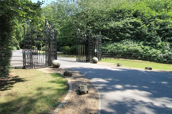 North Frith Park, Hadlow, TN11 photo 20