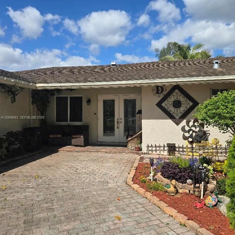 4981 SW 186th Ave, Southwest Ranches, FL 33332