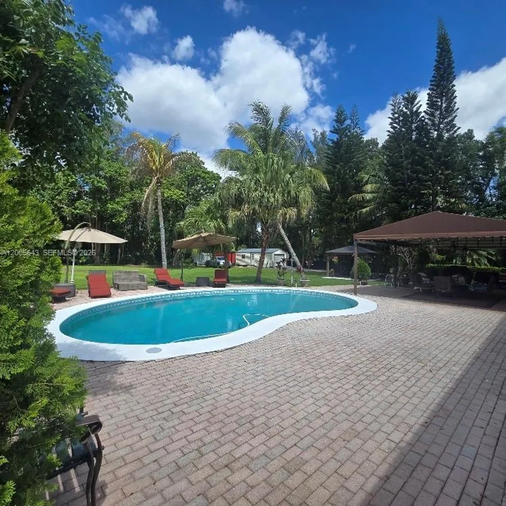 4981 SW 186th Ave, Southwest Ranches, FL 33332