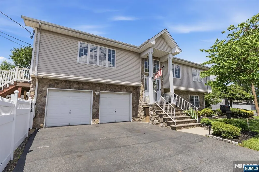 88 Avenue A, Lodi, NJ 07644