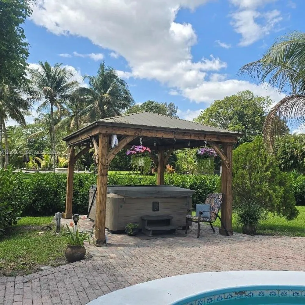 4981 SW 186th Ave, Southwest Ranches, FL 33332
