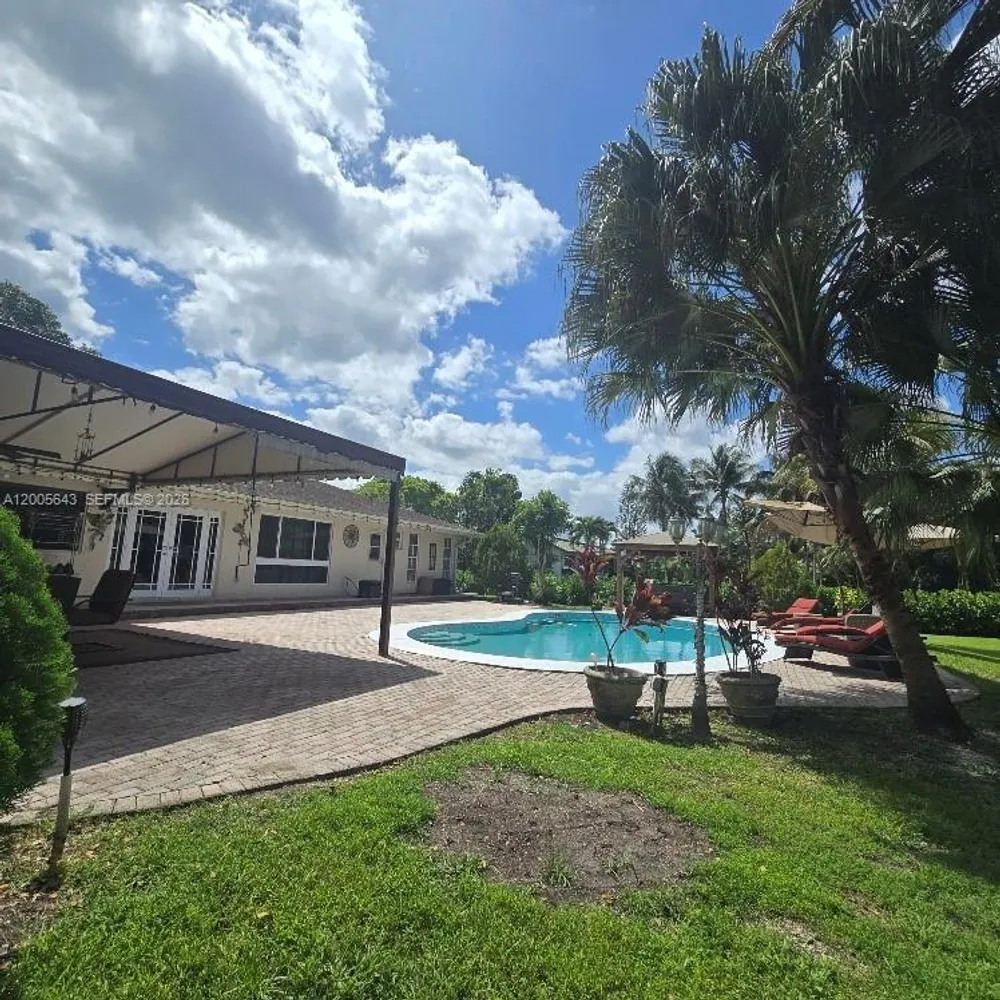 4981 SW 186th Ave, Southwest Ranches, FL 33332
