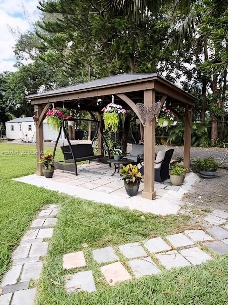 4981 SW 186th Ave, Southwest Ranches, FL 33332