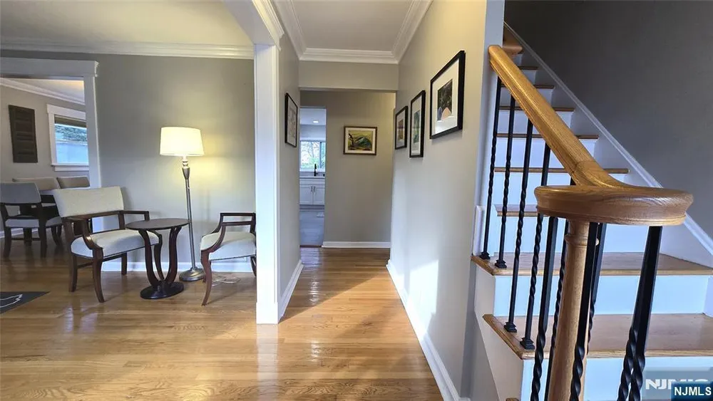 446 Maple Hill Dr, Hackensack, NJ 07601