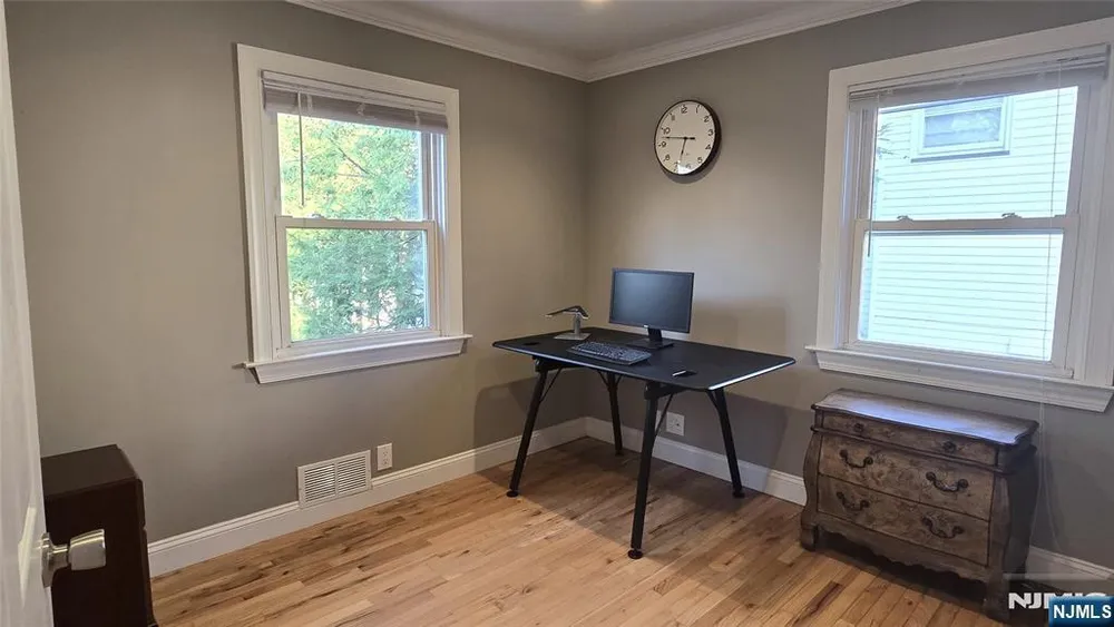 446 Maple Hill Dr, Hackensack, NJ 07601