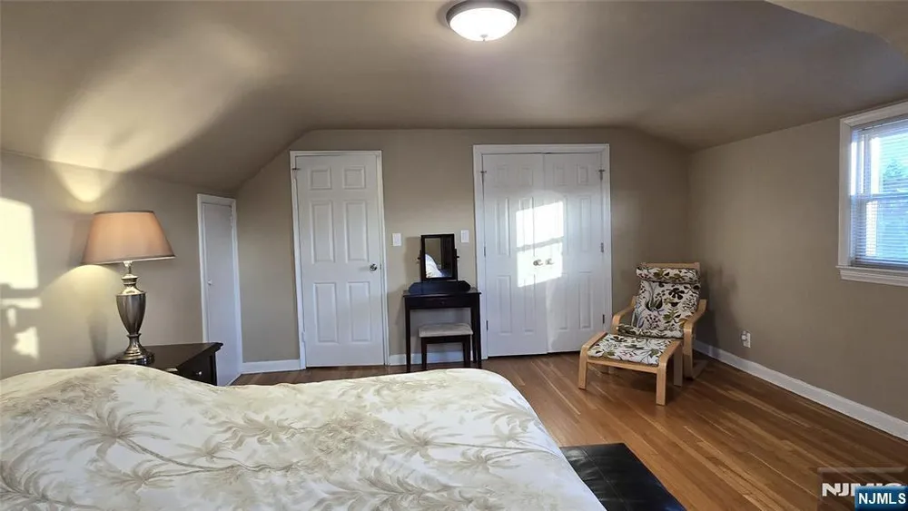 446 Maple Hill Dr, Hackensack, NJ 07601