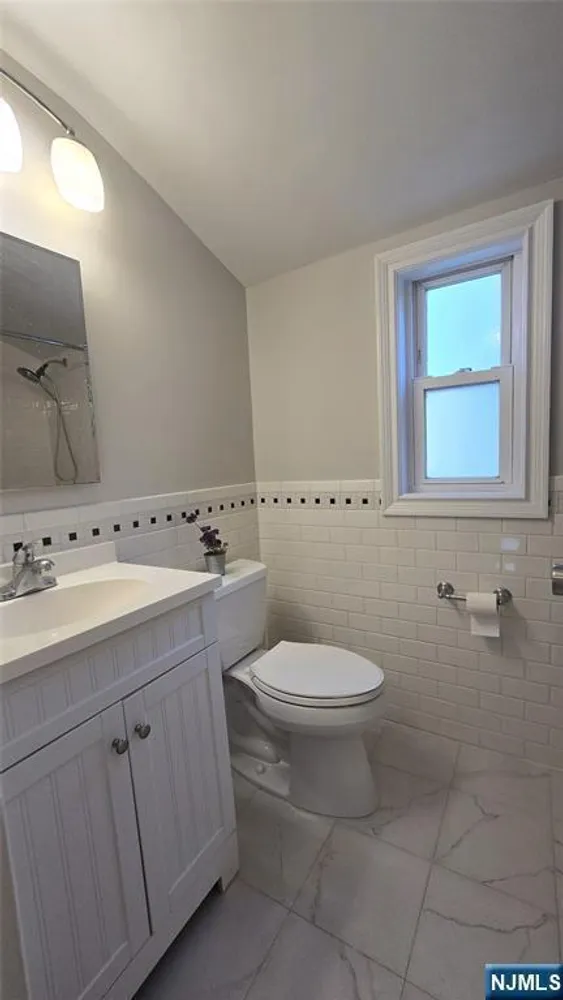 446 Maple Hill Dr, Hackensack, NJ 07601