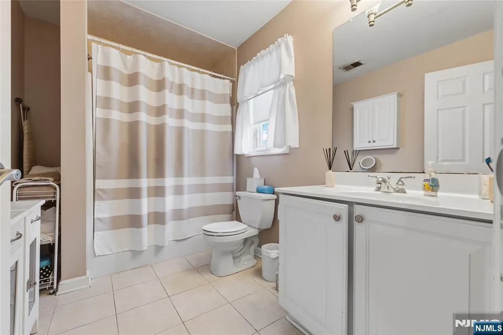 88 Avenue A, Lodi, NJ 07644