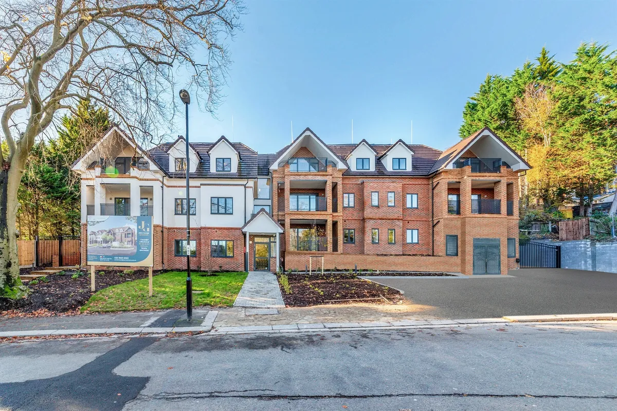 Russell Hill Road, Purley