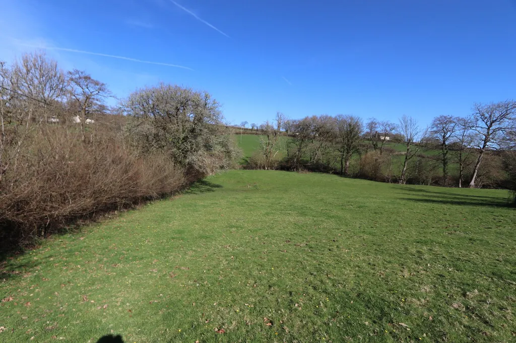 Agent's photo: 2-acre land in Exbourne