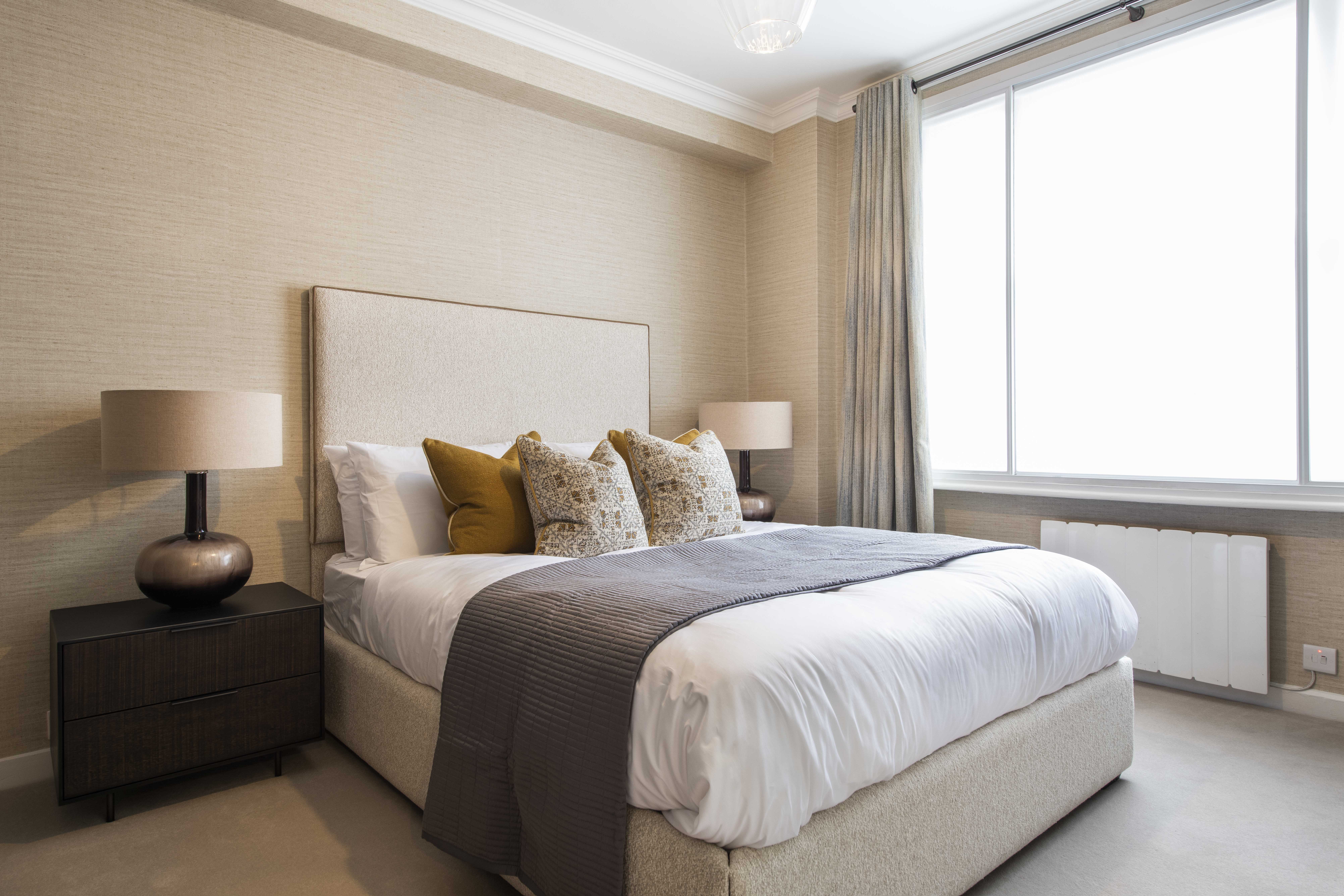 Luxury Three Bedroom Apartment To Let  Hill Street  W1 Image 7