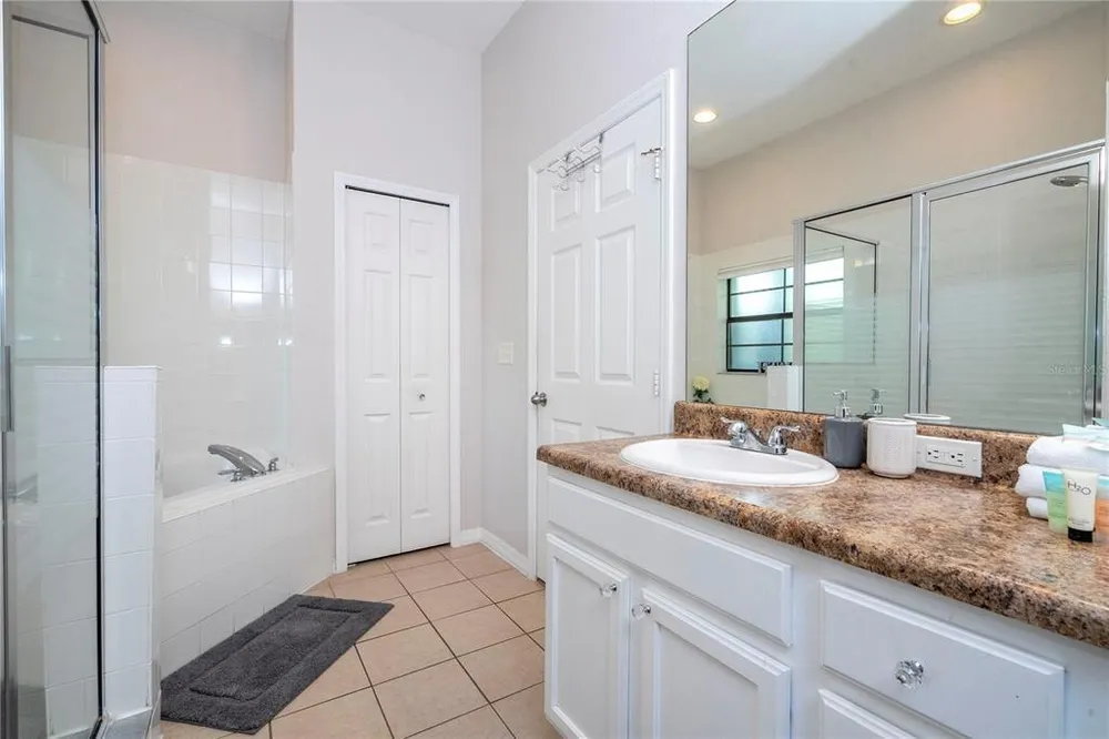 3050 Pirates Retreat Ct, Kissimmee, FL 34747