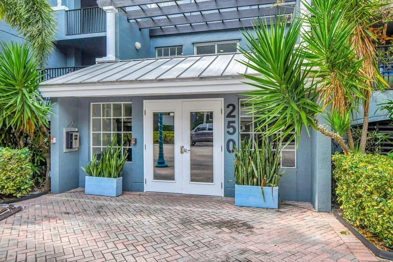 250 NE 3rd Ave, Delray Beach, FL 33444