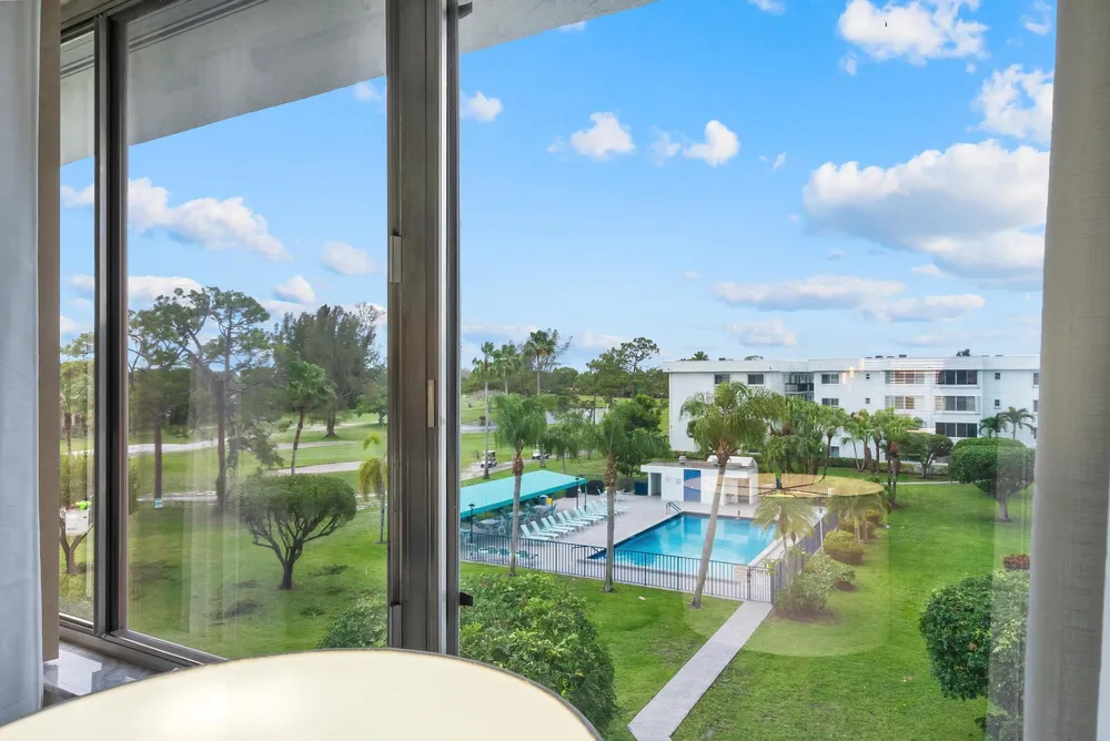 6698 10th Ave N, Greenacres, FL 33467
