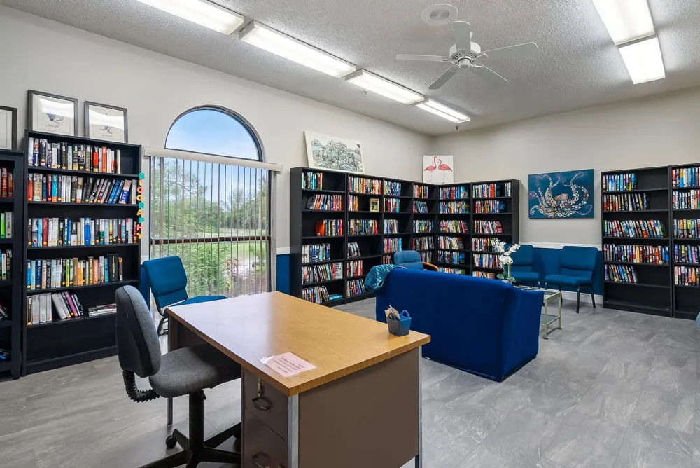6698 10th Ave N, Greenacres, FL 33467