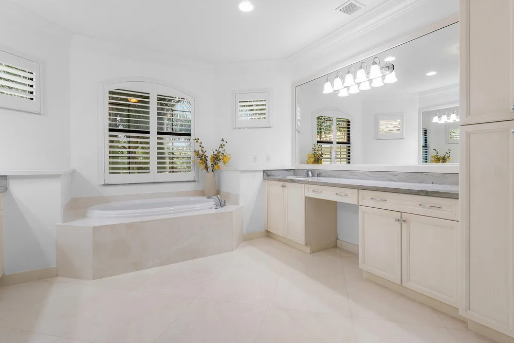 8748 Lewis River Rd, Delray Beach, FL 33446