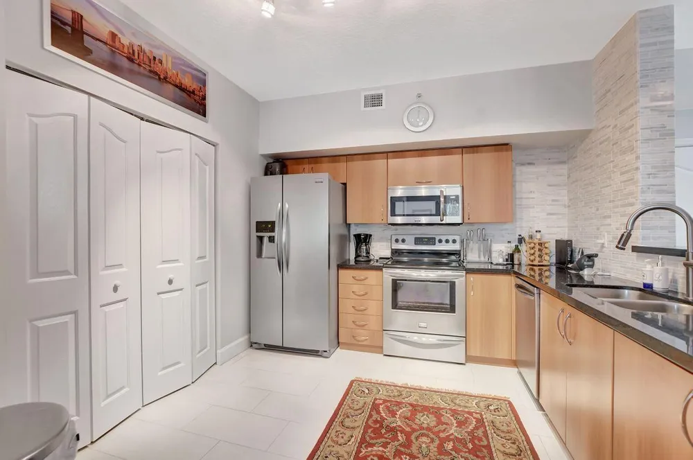 250 NE 3rd Ave, Delray Beach, FL 33444