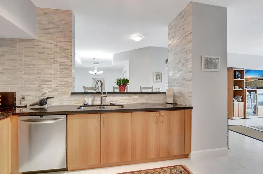 250 NE 3rd Ave, Delray Beach, FL 33444