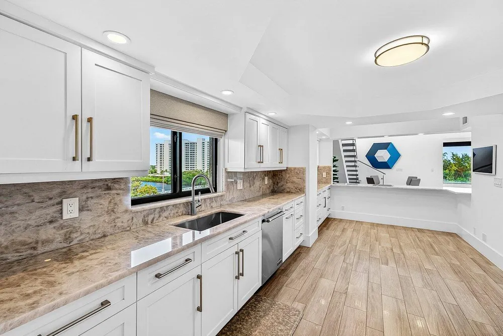 900 NE Spanish River Blvd, Boca Raton, FL 33431