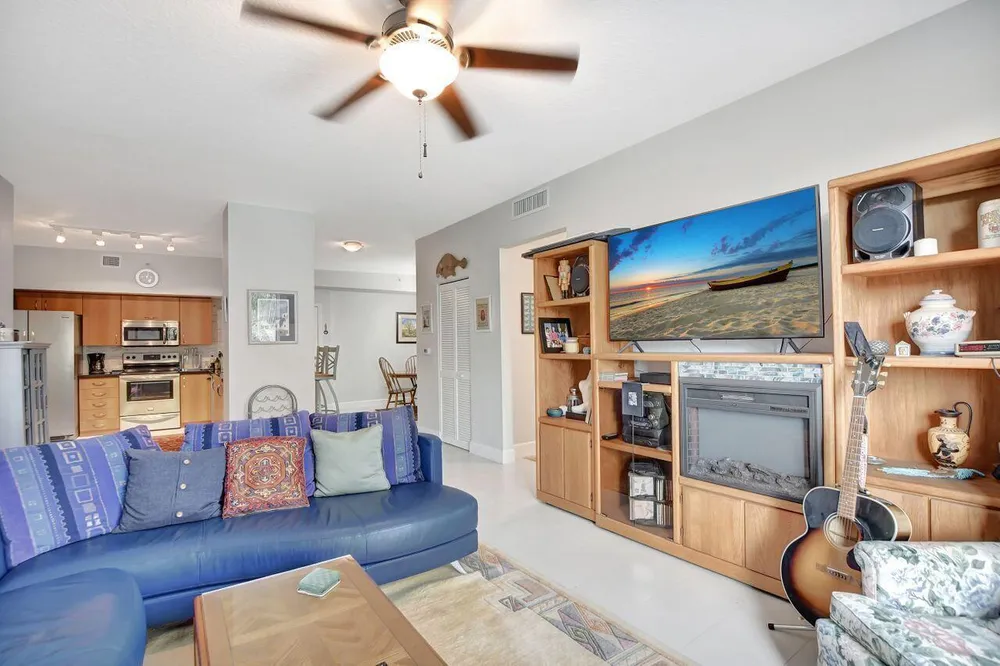 250 NE 3rd Ave, Delray Beach, FL 33444