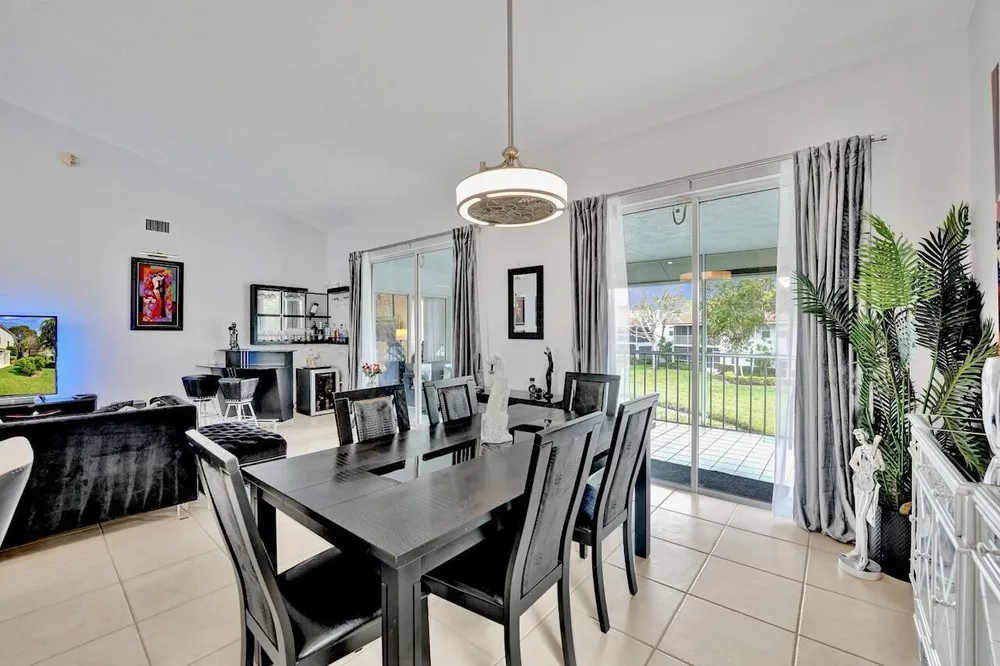 7669 Springwater Pl, Boynton Beach, FL 33437