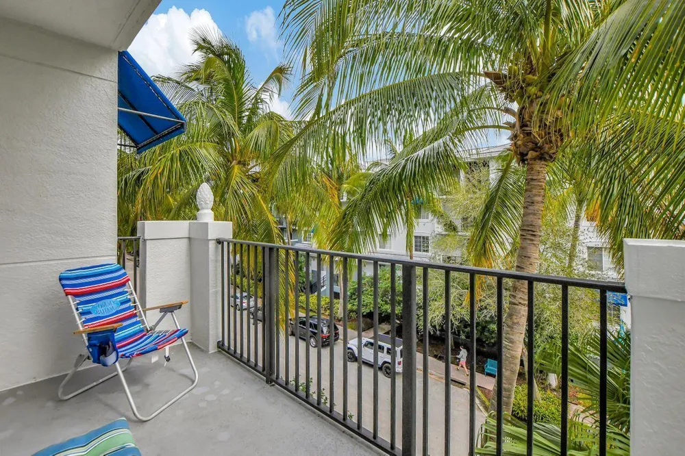 250 NE 3rd Ave, Delray Beach, FL 33444