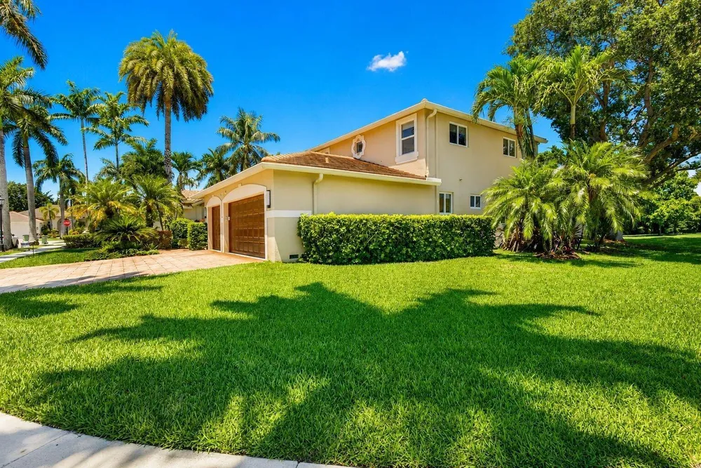2483 Eagle Watch Ct, Weston, FL 33327