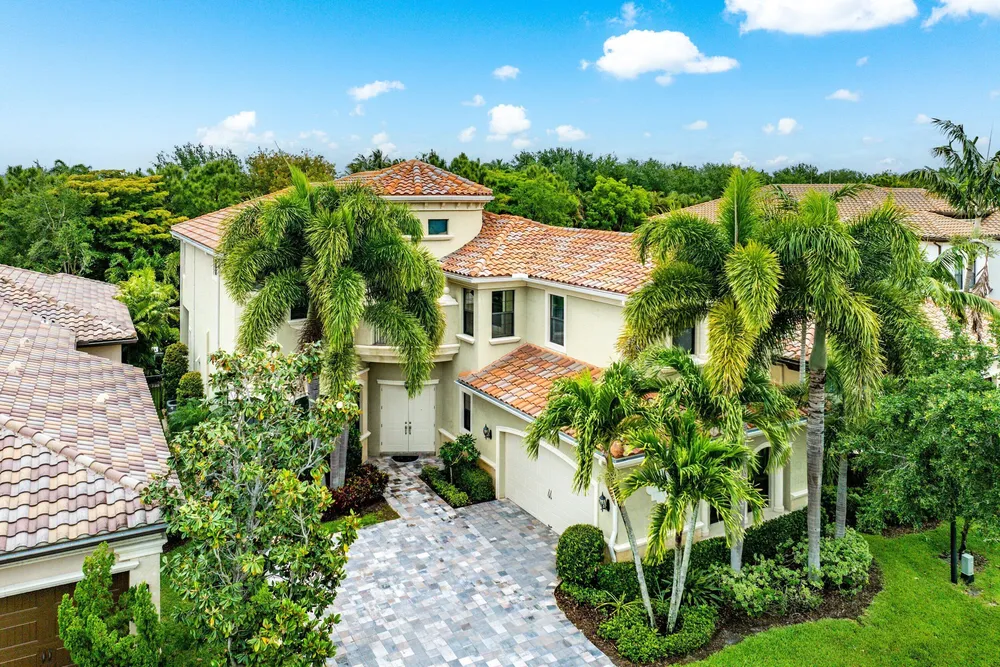 8748 Lewis River Rd, Delray Beach, FL 33446