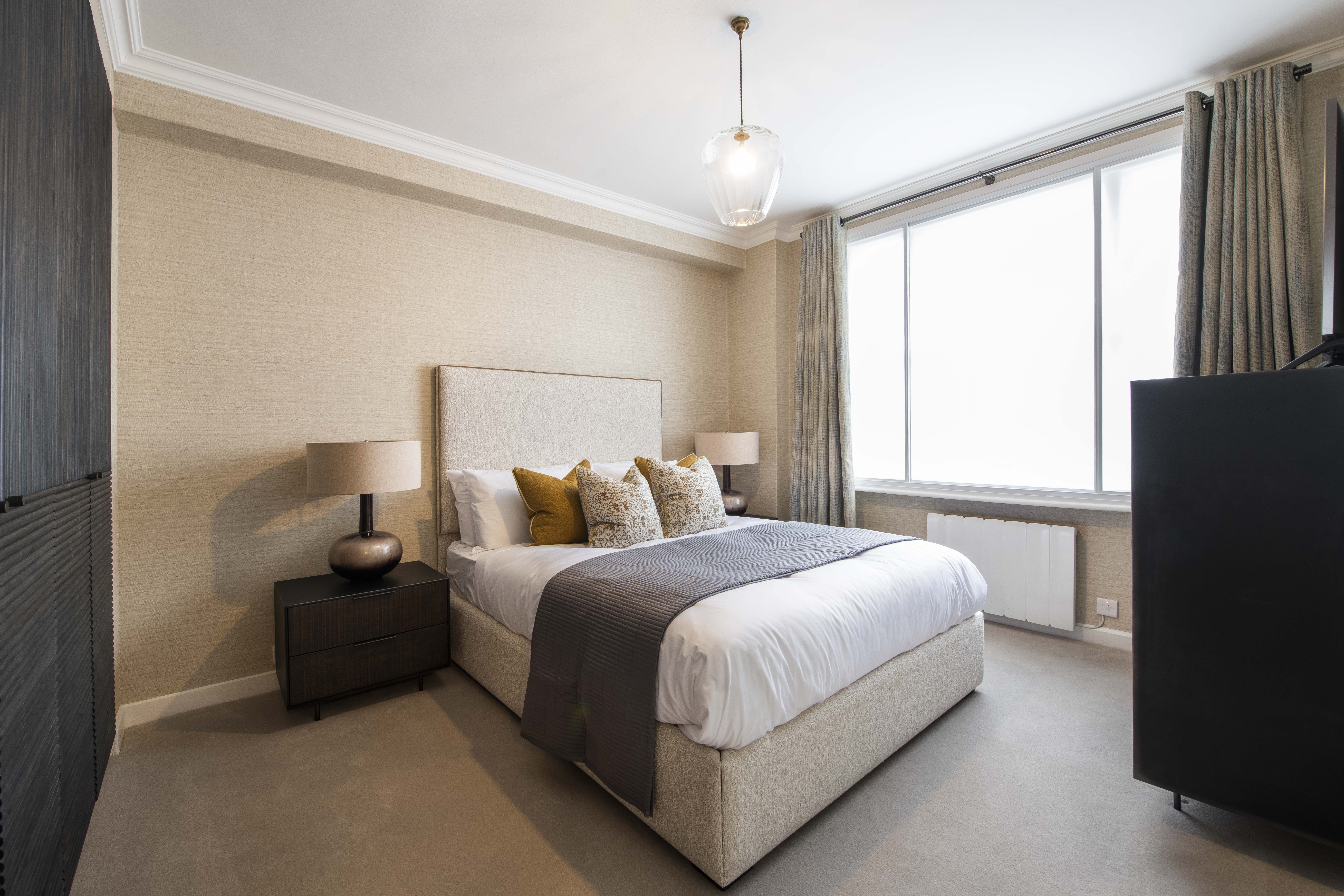 Luxury Three Bedroom Apartment To Let  Hill Street  W1 Image 8